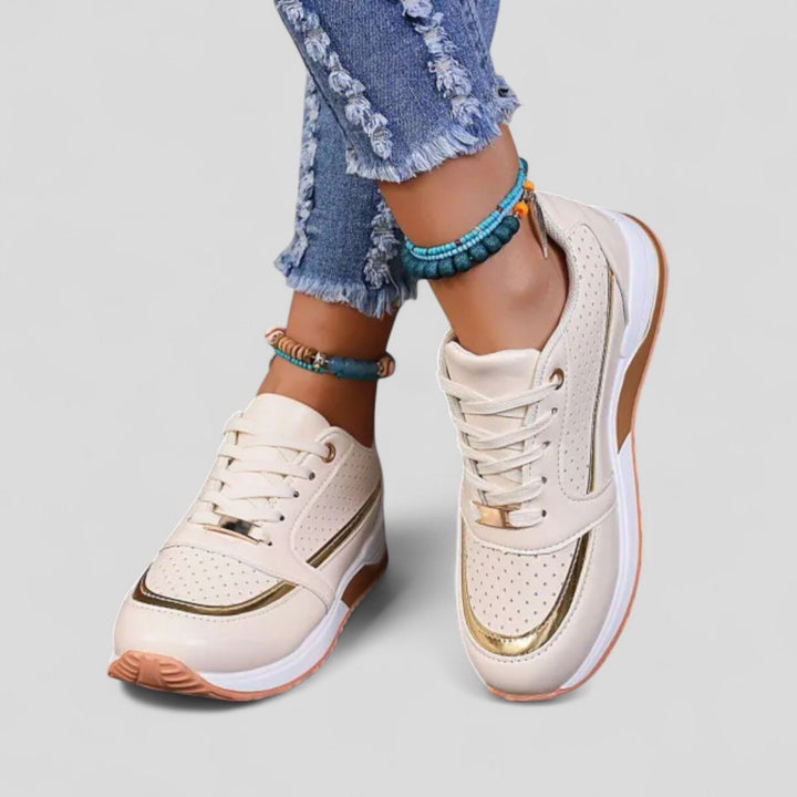Lola | Zapatillas con detalles metálicos