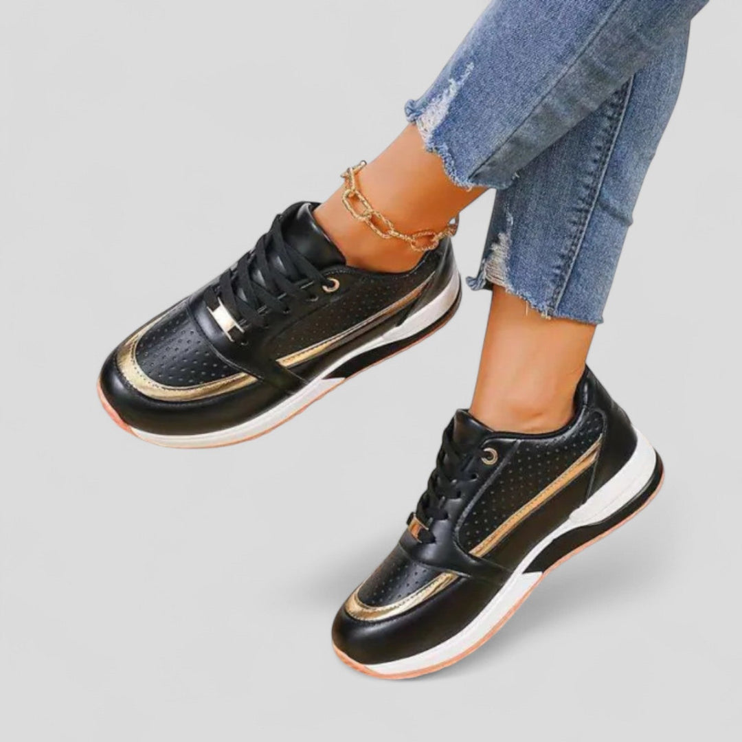 Lola | Zapatillas con detalles metálicos